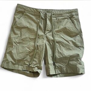 Eddie Bauer Size 4 Sage Green Flat Front Shorts